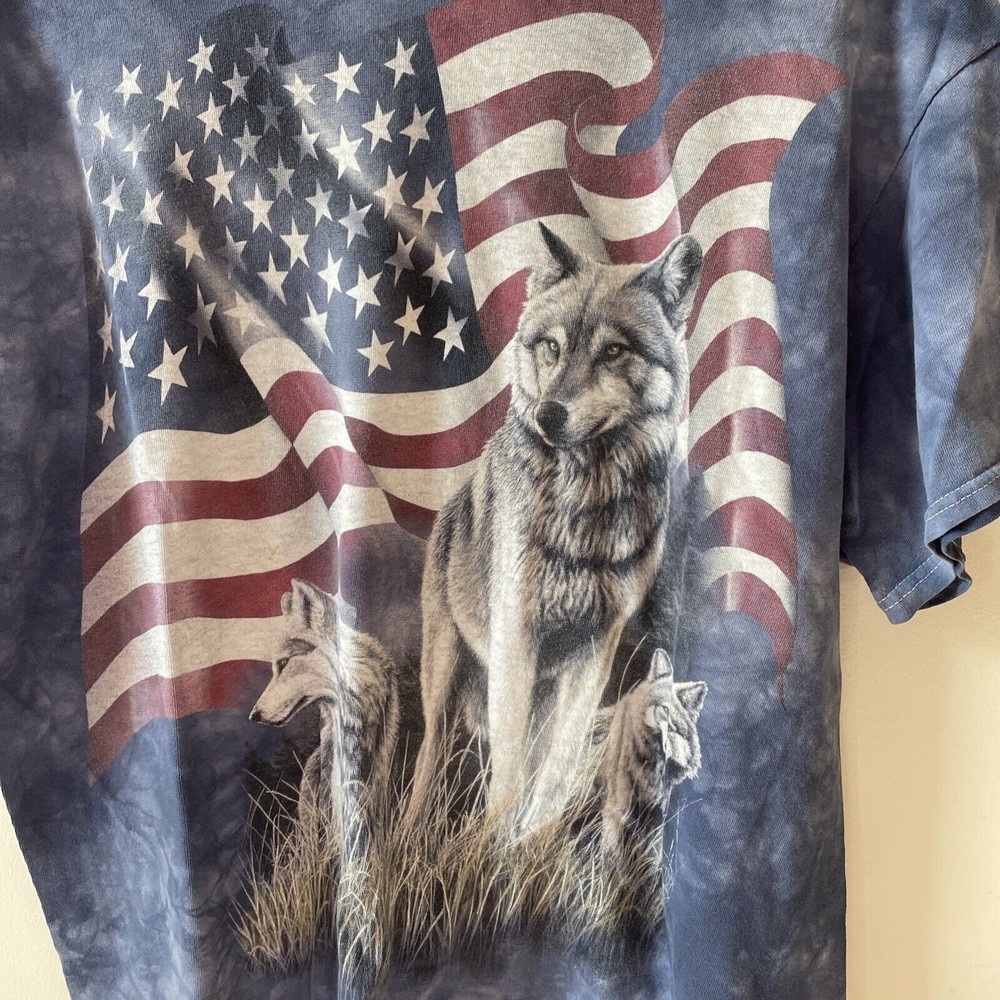 VTG 2001 The Mountain T Shirt Mens M Wolf American Flag  Graphic Short Sleeve - Picture 2 of 6